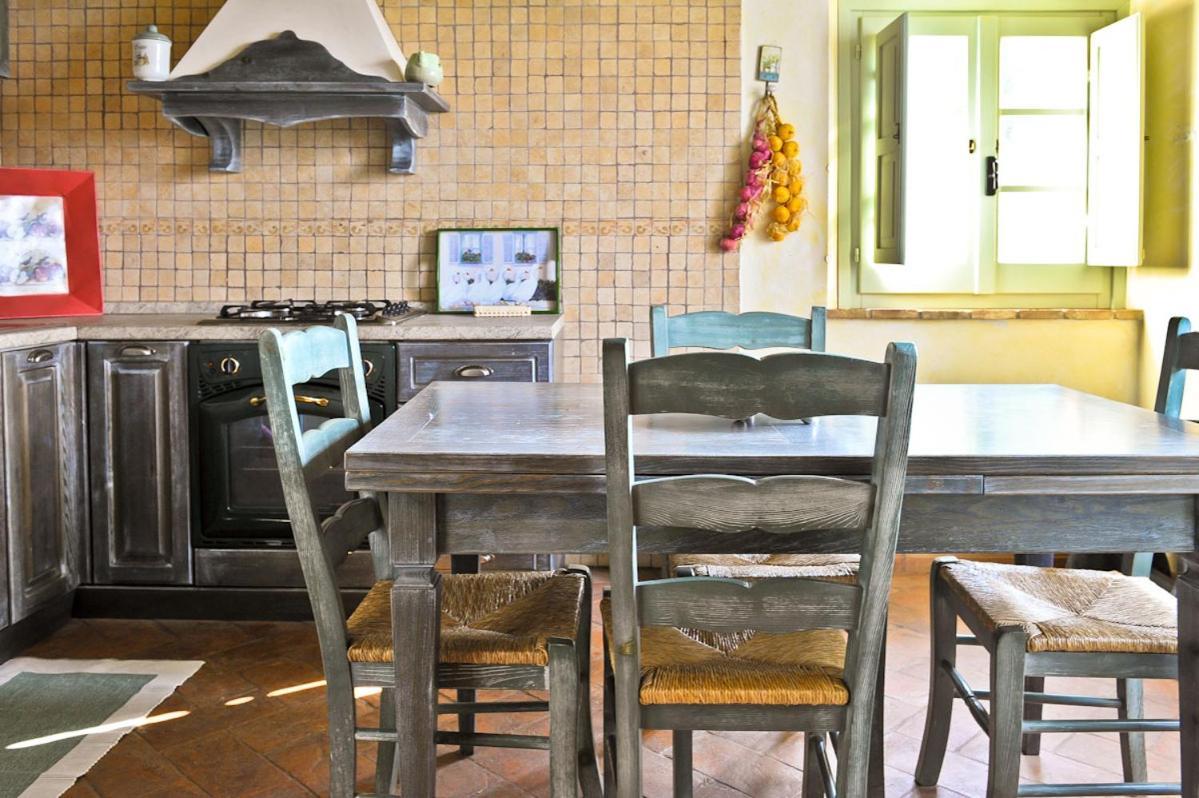 La Fonte Carducciana Villa San Casciano dei Bagni Luaran gambar