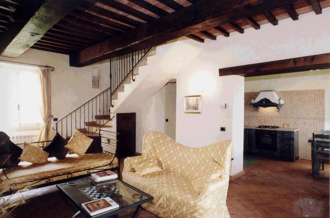 La Fonte Carducciana Villa San Casciano dei Bagni Luaran gambar
